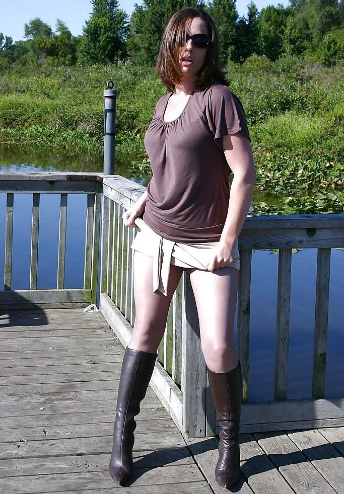 25P Hotlegs-Adrianne  nice boots