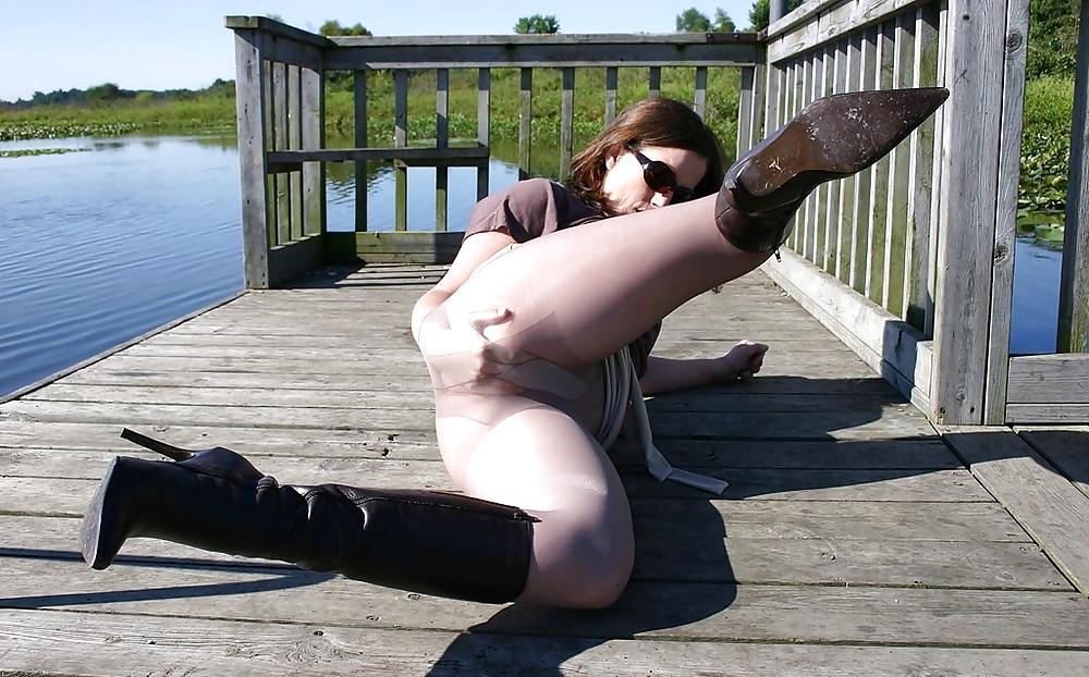 25P Hotlegs-Adrianne  nice boots