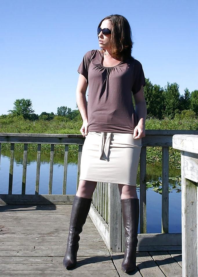 25P Hotlegs-Adrianne  nice boots
