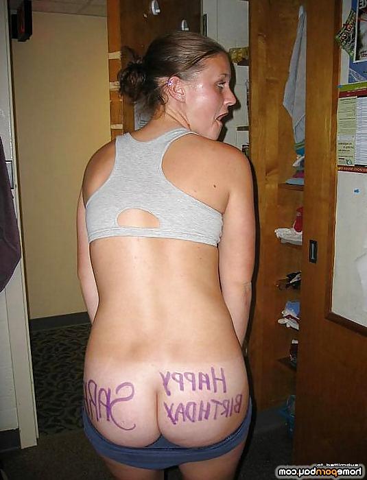 22P Hot college babes partying
