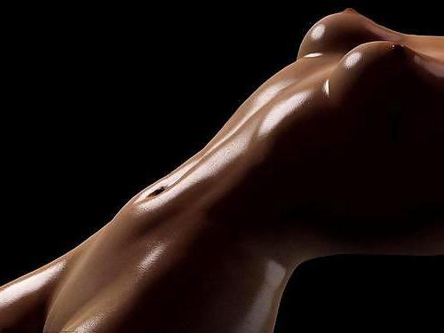 25P Oiled babes. Oiled up and ready to go. Slippery women.