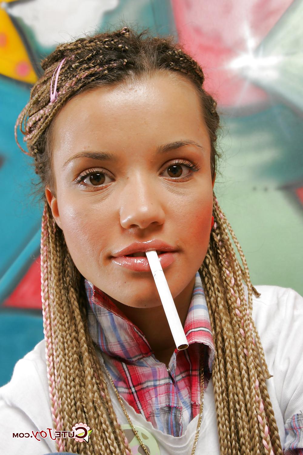 14P Cute Joy - Smoking Pussy