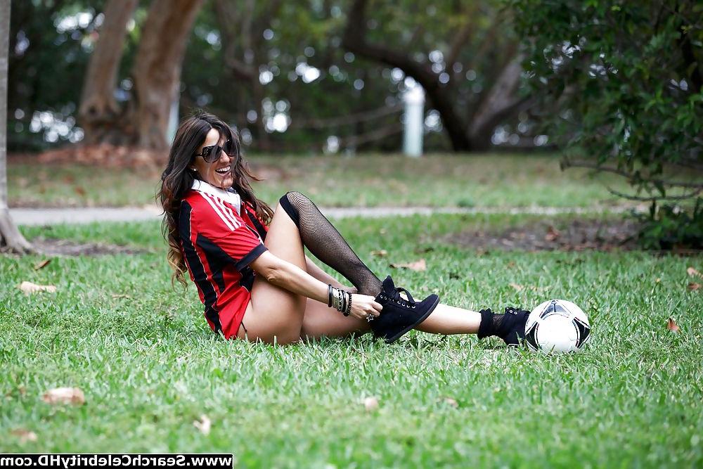 13P Claudia Romani - Leggy Photoshoot Candids in Miami