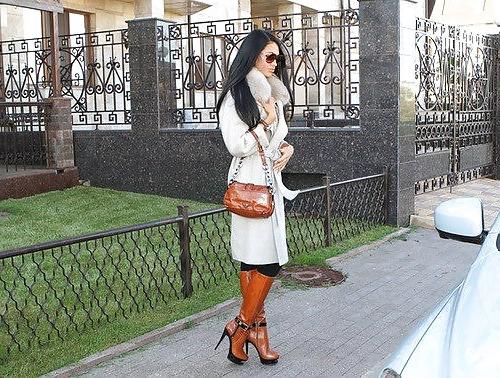 25P Sexy women in boots