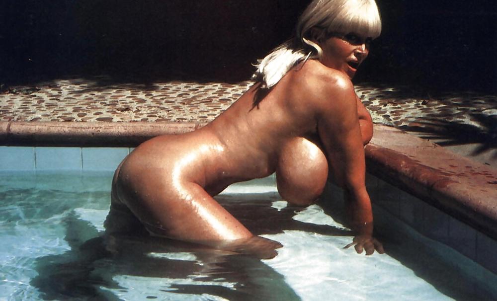 25P Big boobs on all fours 15