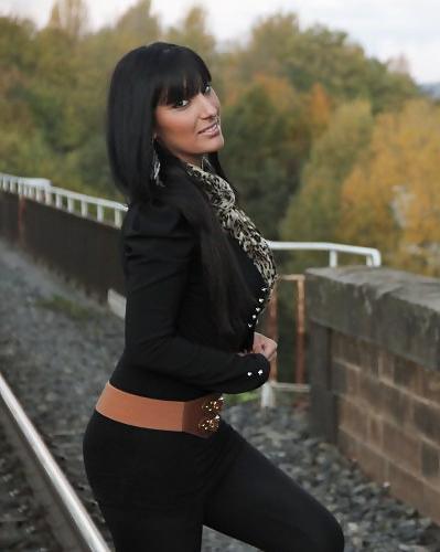 17P Anissa Beurette
