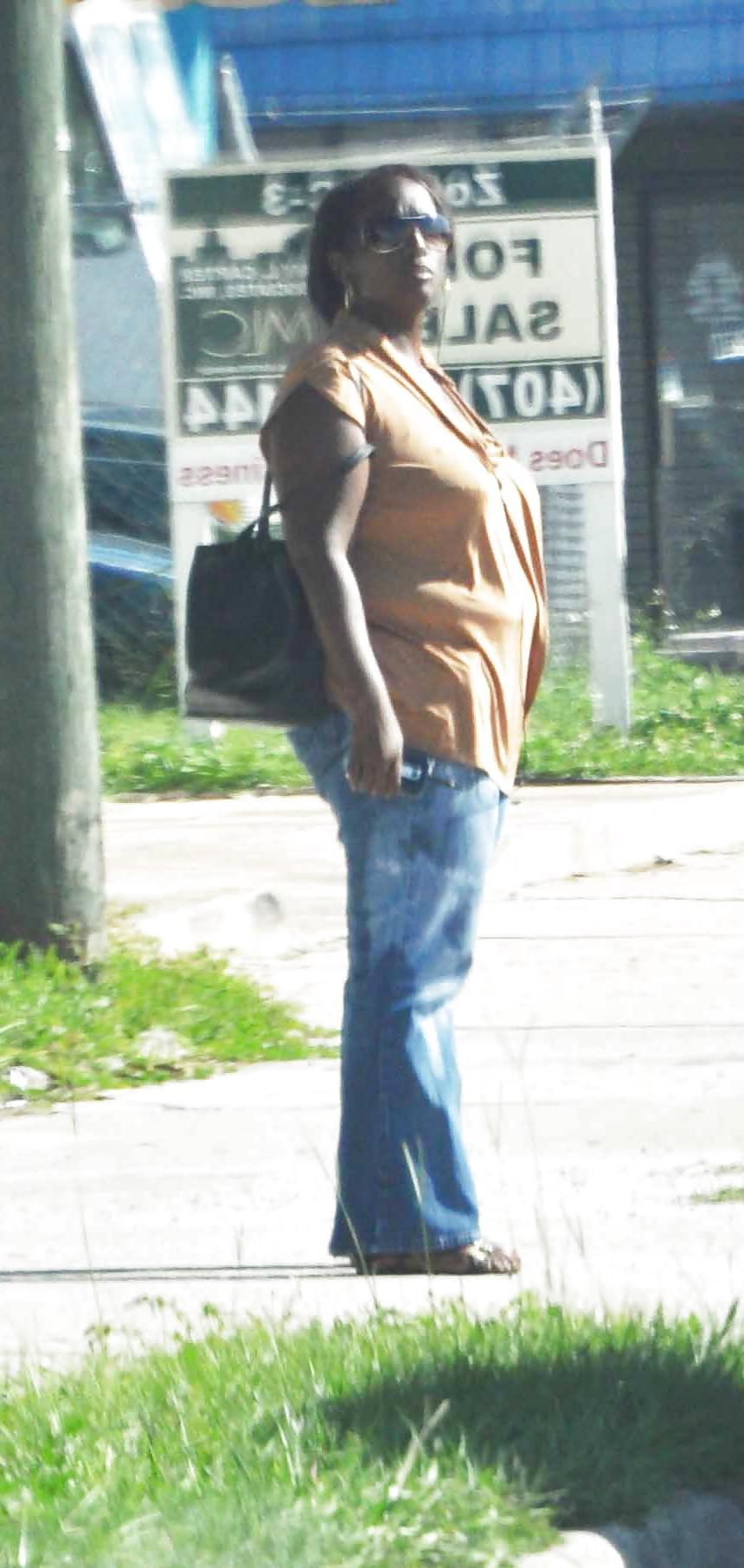 4P Black MILF Hooker Wants Ride