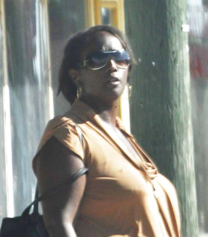 4P Black MILF Hooker Wants Ride