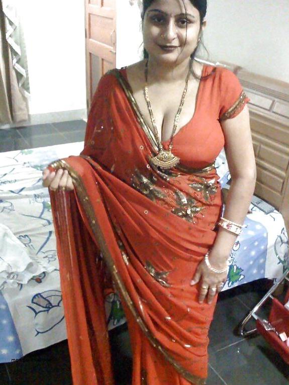 12P Indian hot aunty