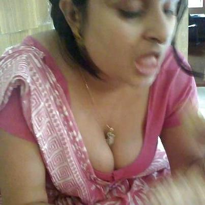 21P Indian sexy boobs