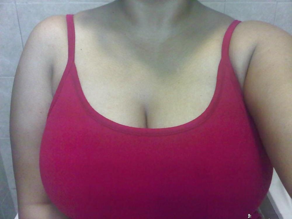 16P Amateur indian boobs (set 1)