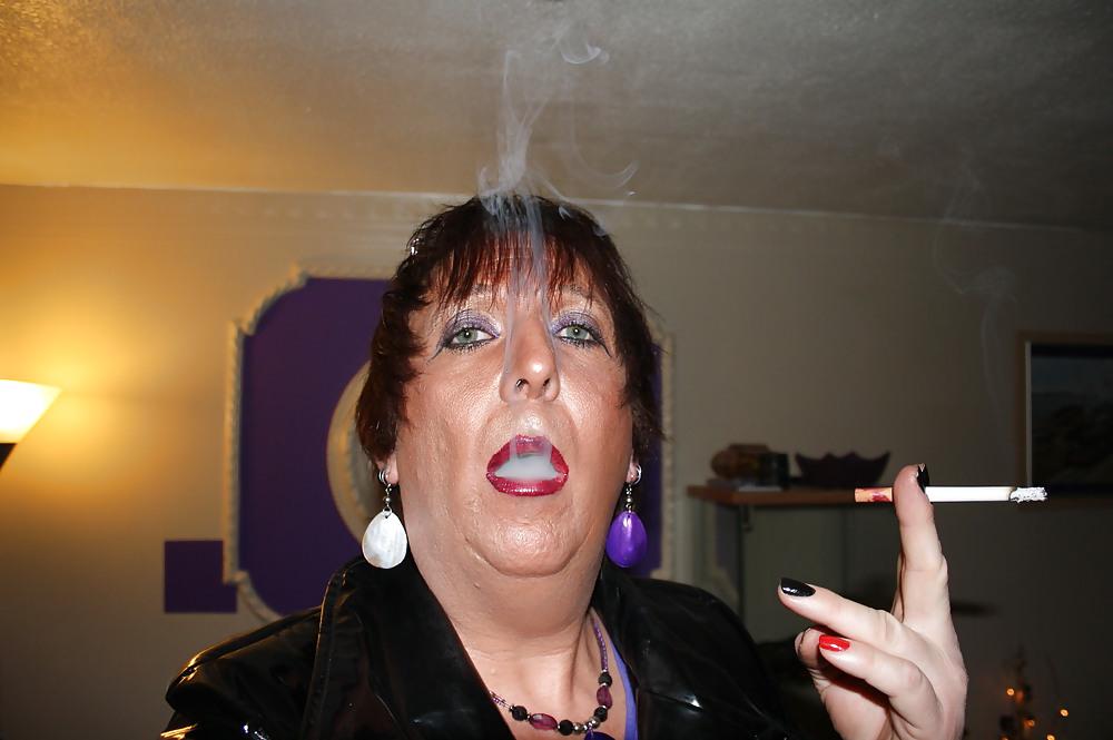 15P CD fetish smoking