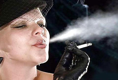 25P Gloved Smoking