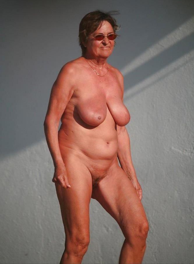 19P Saggy tits 21.