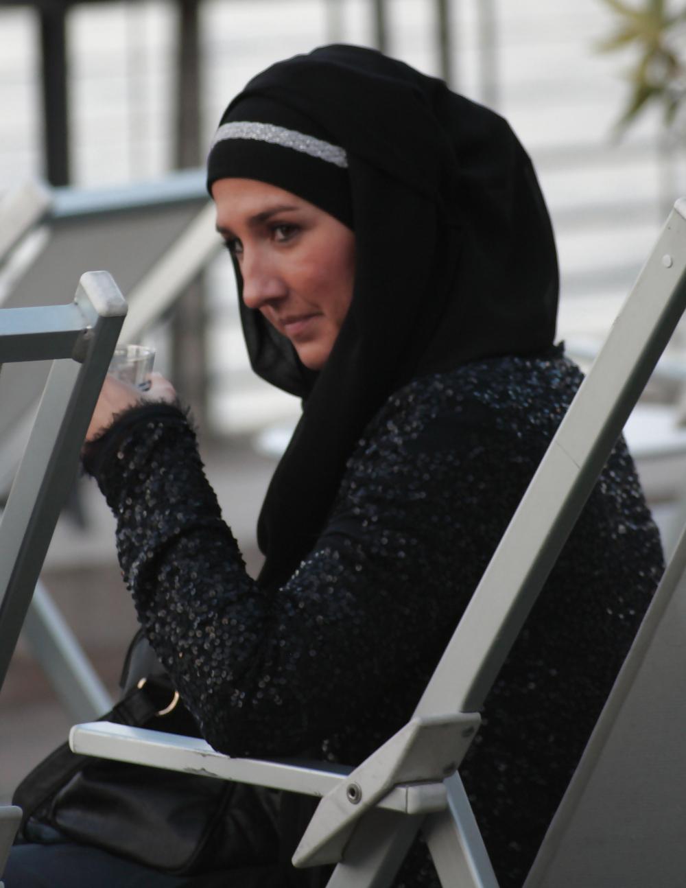 25P Belle Beurette en Hijab 3