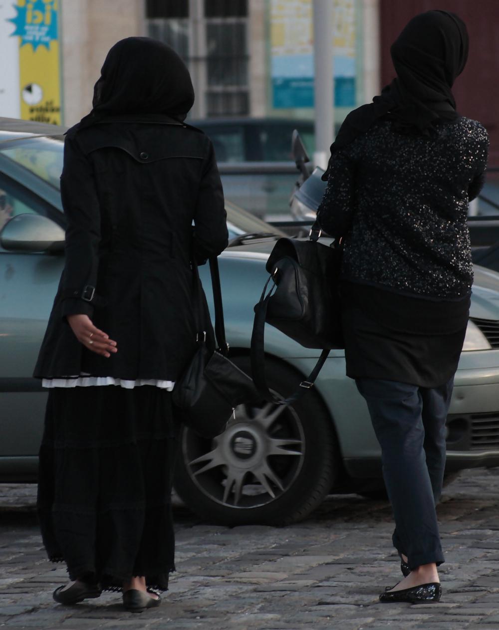 25P Belle Beurette en Hijab 3