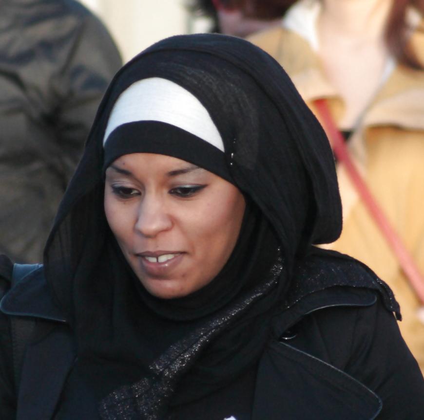 25P Belle Beurette en Hijab 3