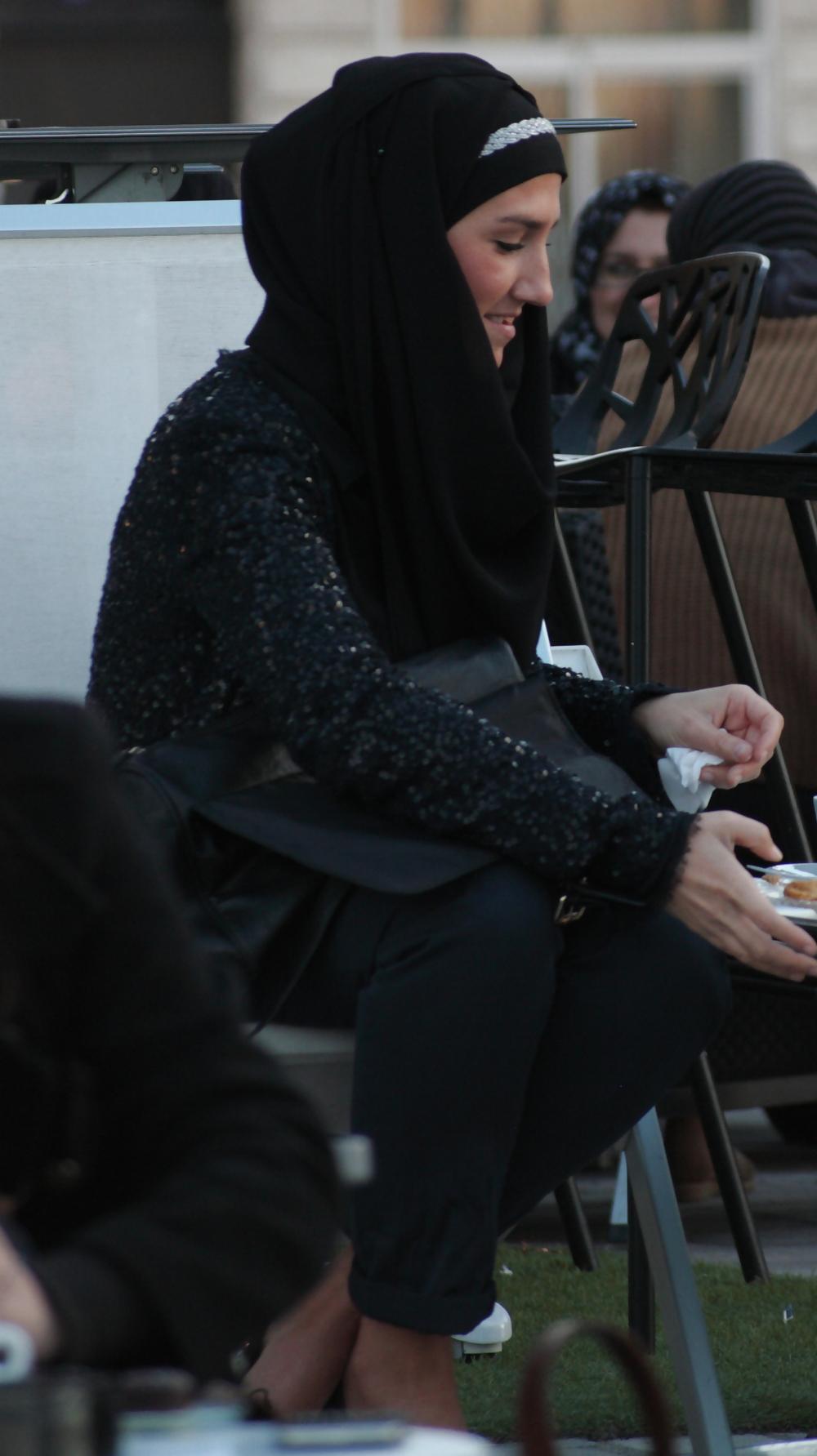 25P Belle Beurette en Hijab 3