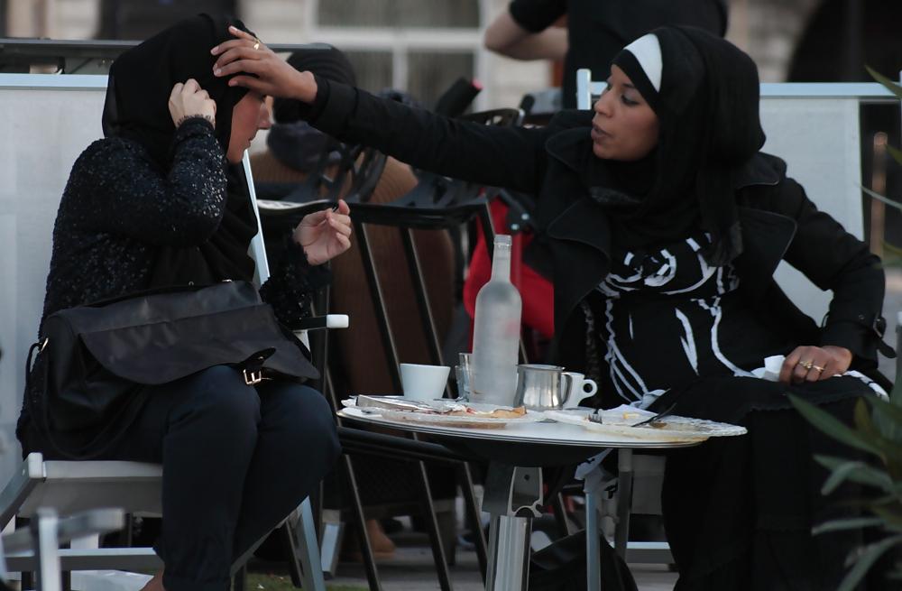 25P Belle Beurette en Hijab 3