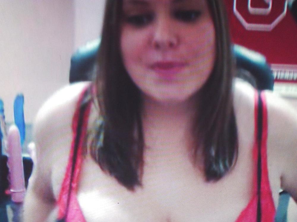 25P Boobs In Red Bra