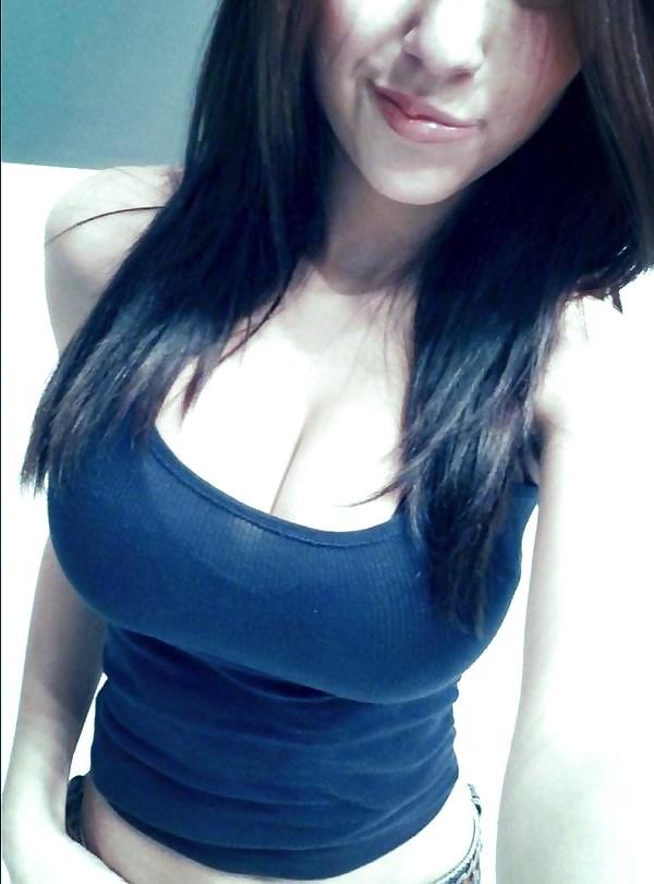22P Huge Tits, Tight Tops 37