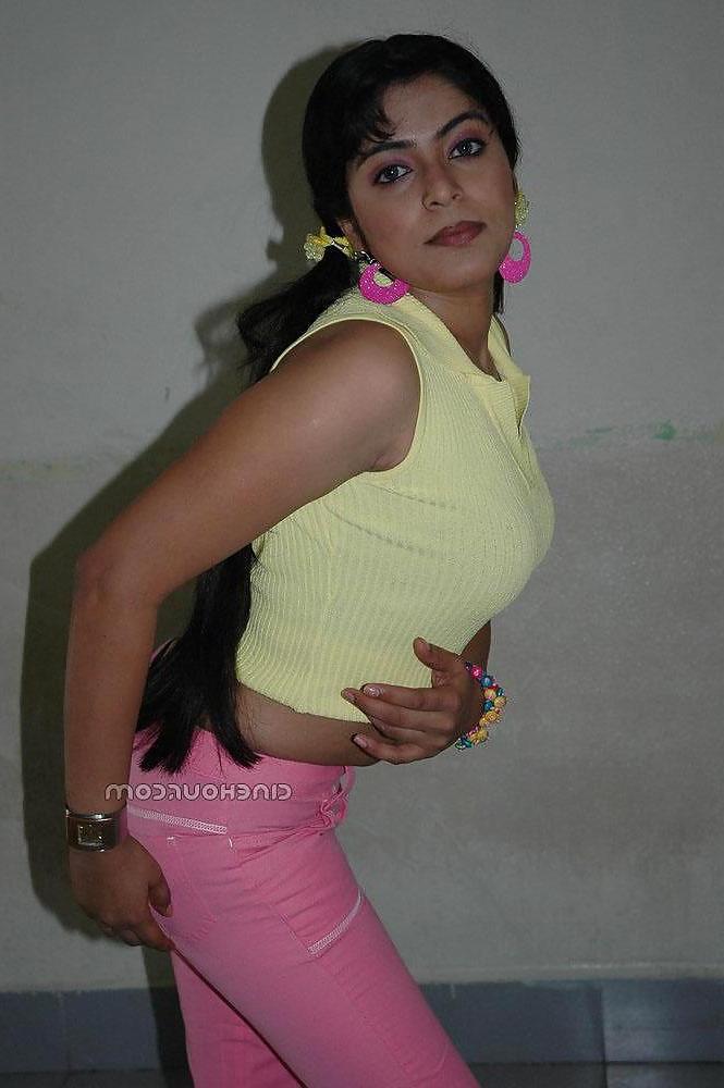 25P Sexy Indian Actress 2