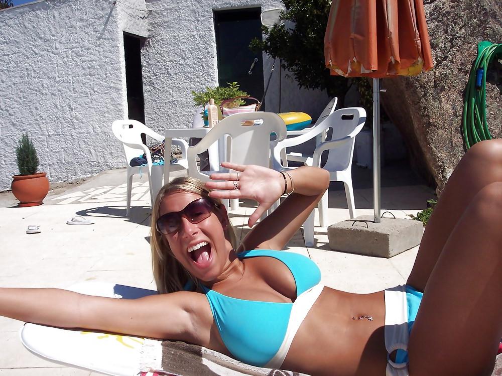 25P Bikini Amateurs With Big Tits (Non-Nude)