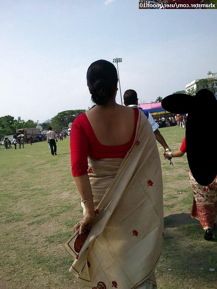 25P Indian women capture from streat 