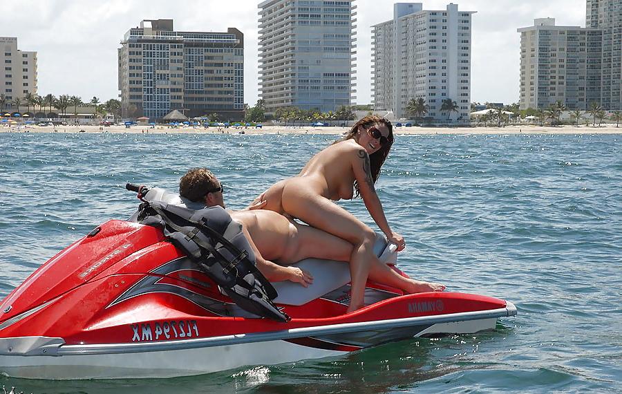 25P Babes & Boats 13