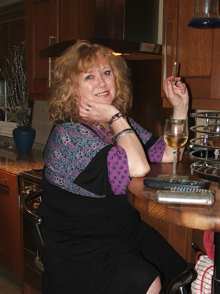 25P Women Smoking More 120's and Such