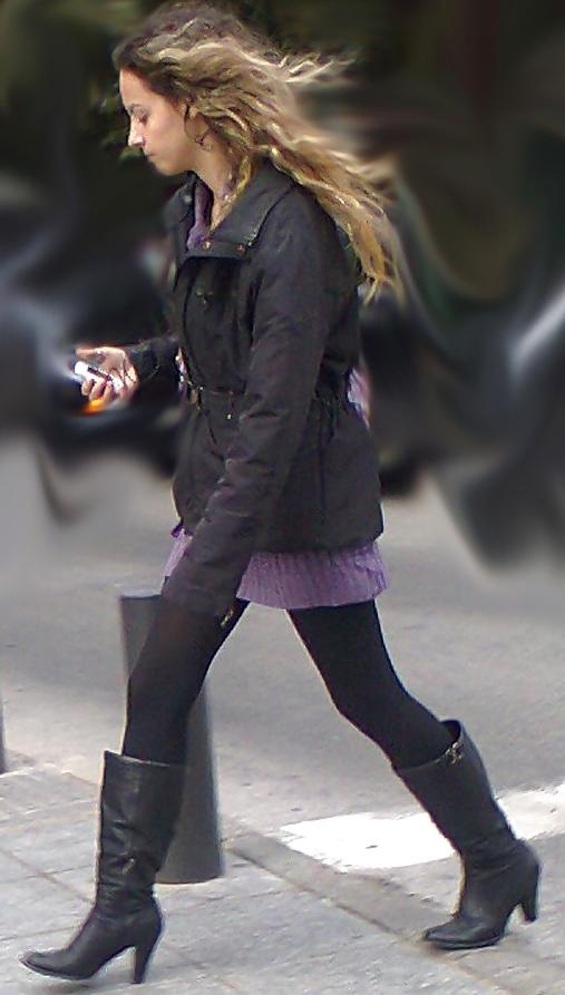 25P HORNY  GREEK  WOMEN  IN  BOOTS