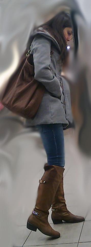 25P HORNY  GREEK  WOMEN  IN  BOOTS