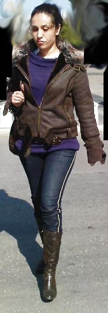 25P HORNY  GREEK  WOMEN  IN  BOOTS