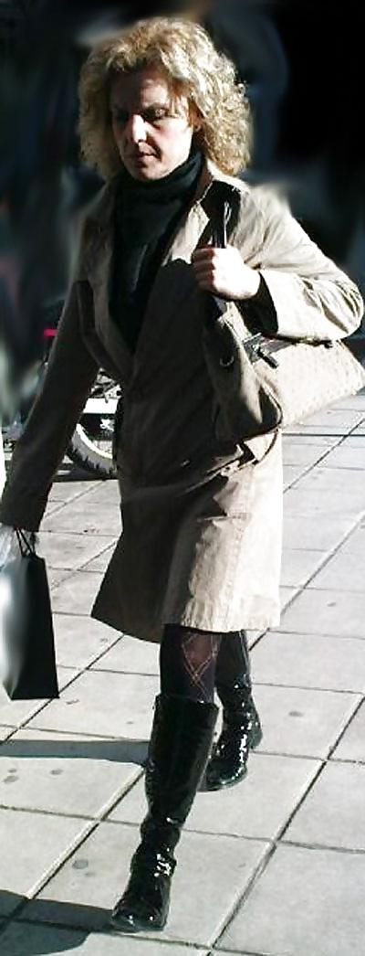 25P HORNY  GREEK  WOMEN  IN  BOOTS