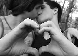 25P Gay kiss! fucking hot!