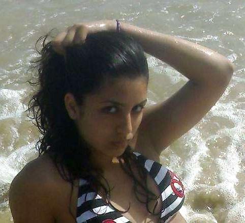 16P Beurette arab a la playa bis