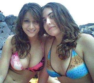 16P Beurette arab a la playa bis
