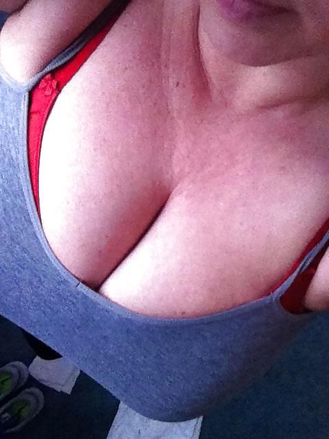 20P Huge Tits, Tight Tops 41