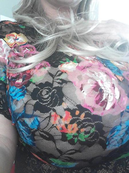 19P Huge Tits, Tight Tops 42