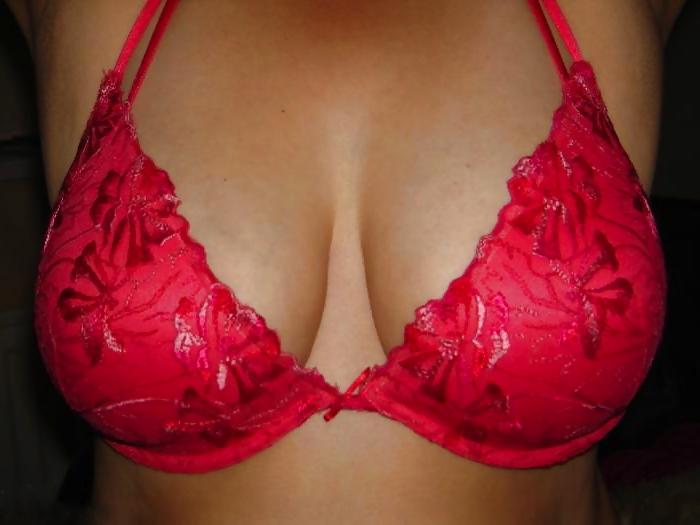 25P KEY- BH TITS 04 - Big Boobs & Hot Cleavages in Sexy Bras