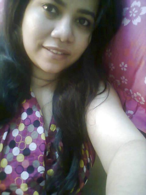 5P Varsha stolen phone pics