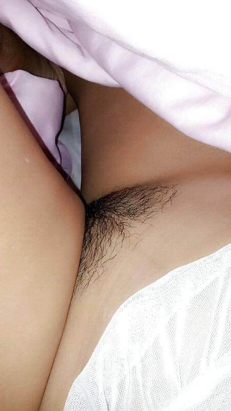 13P Thai pussy close up