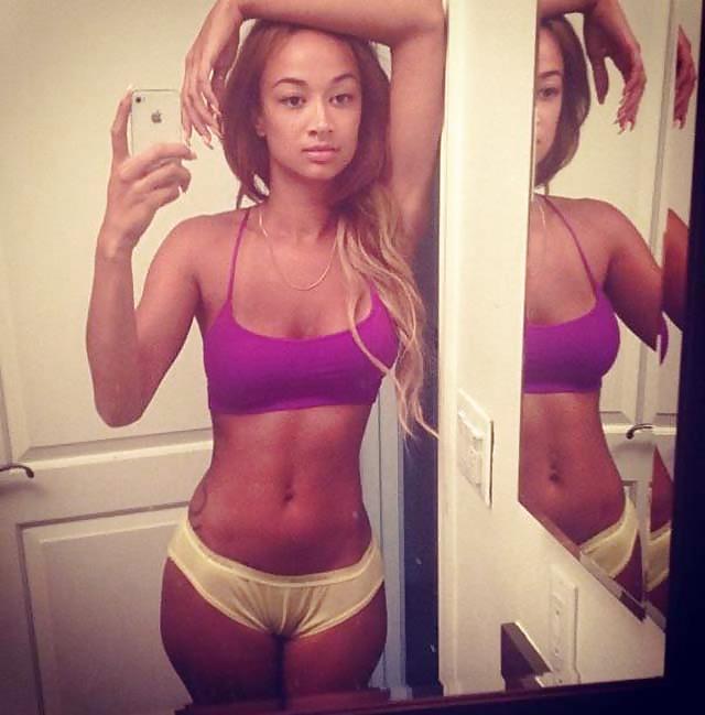 20P Sexy Babes with Sport Bras