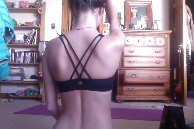 20P Sexy Babes with Sport Bras
