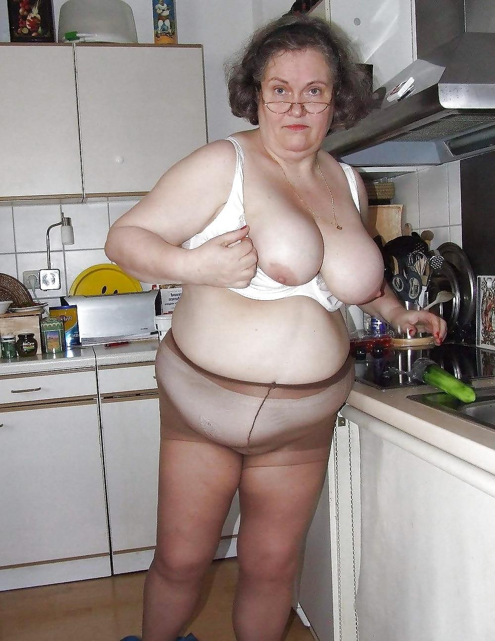 25P Matures & Granny w big tits