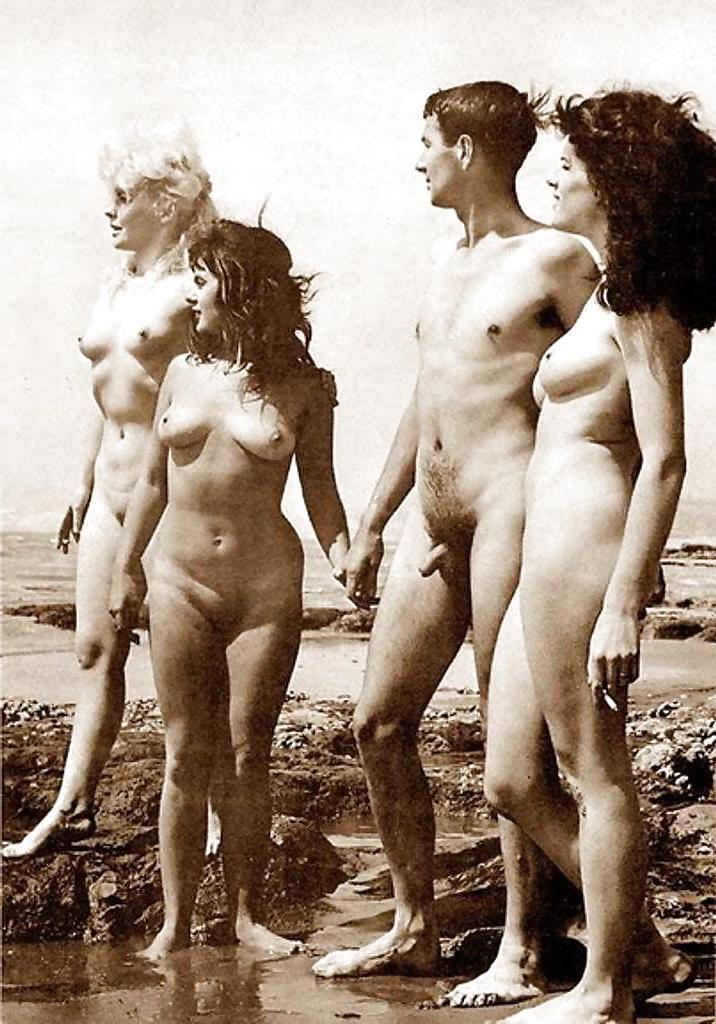 25P Vintage Beach Babes
