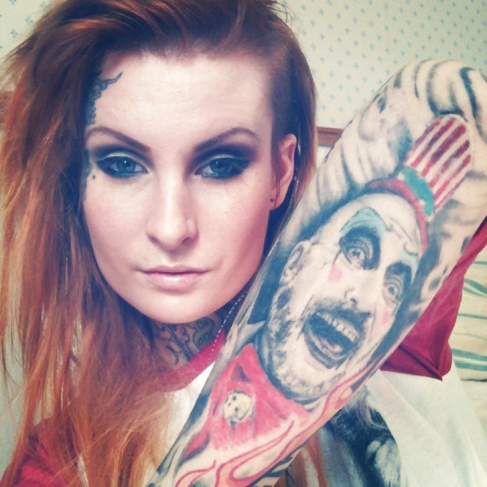 18P Sexy metal babes
