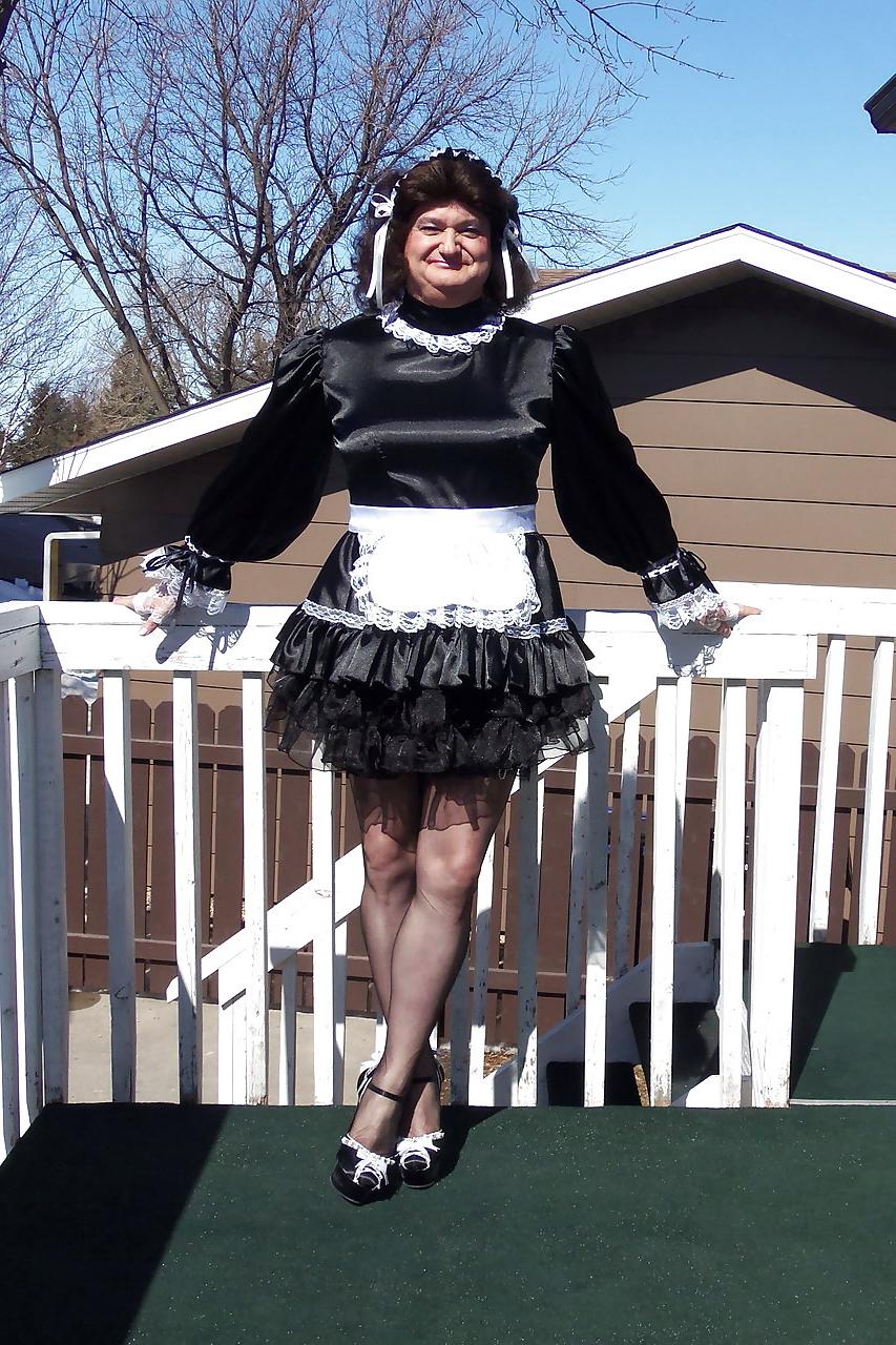 25P Das Sissy Maid