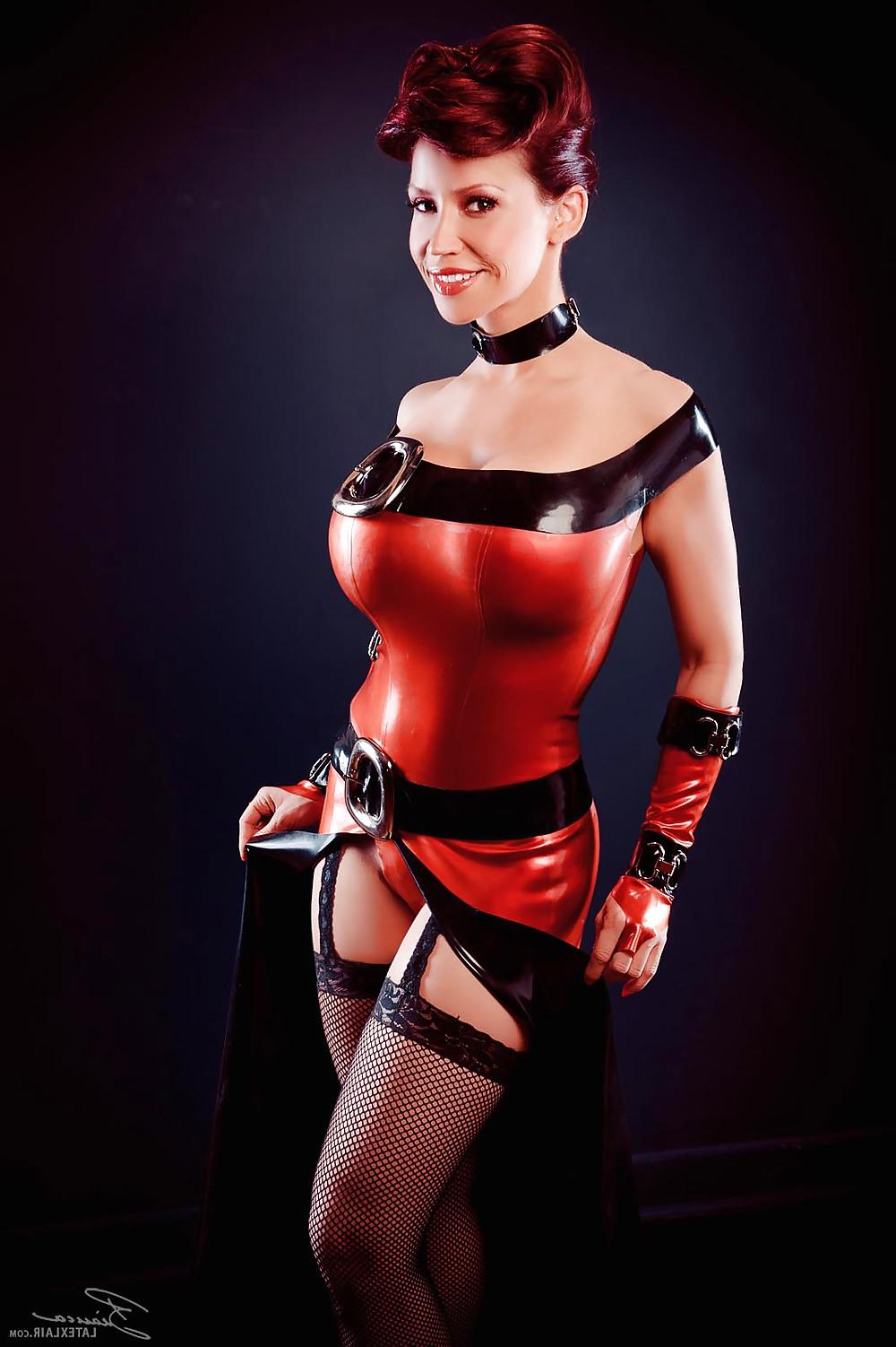 12P Bianca's Fake Boobs in Latex!
