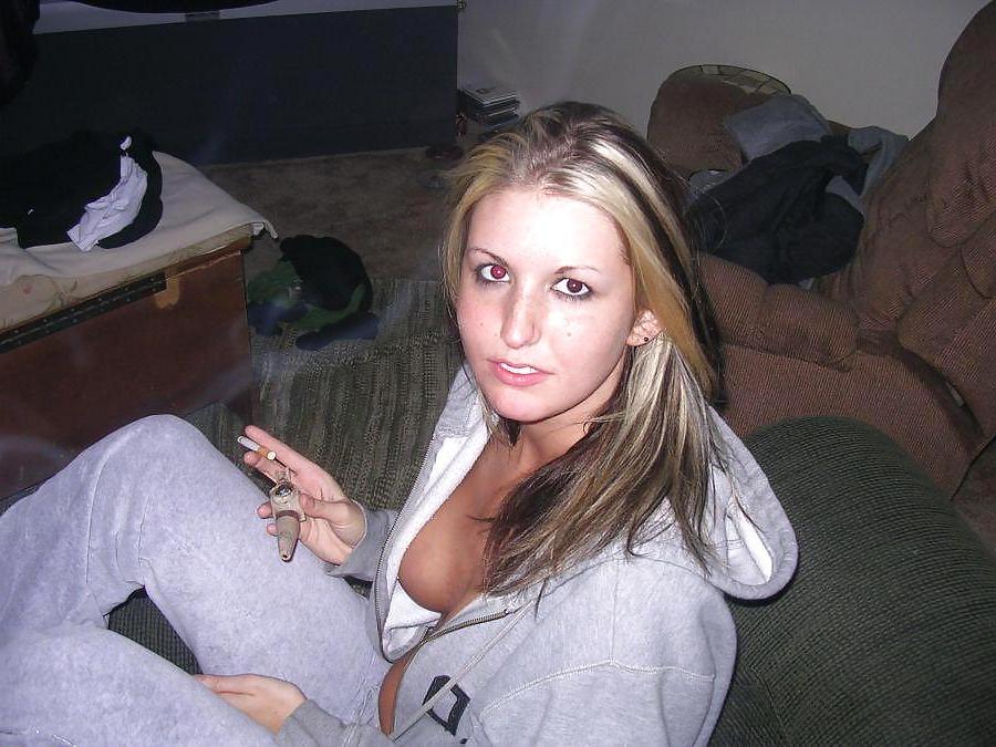 25P Pot smoking hotties 3